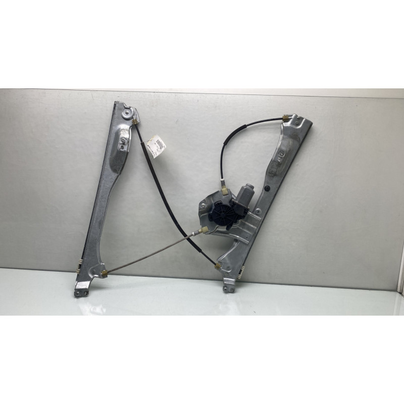 Leve vitre electrique avant droit RENAULT CLIO 3 Photo n°6