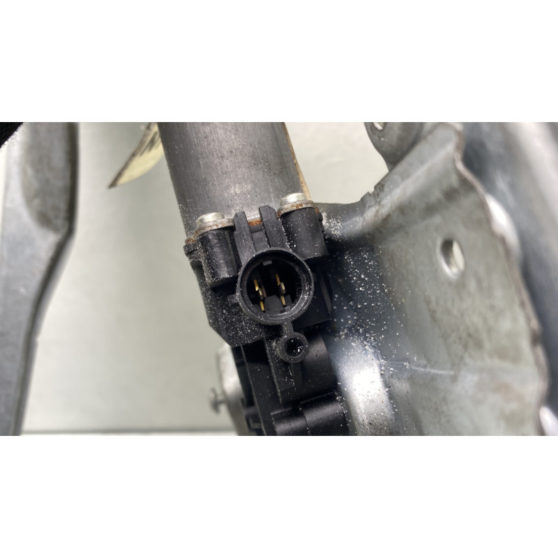 Leve vitre electrique avant droit RENAULT CLIO 3 Photo n°7