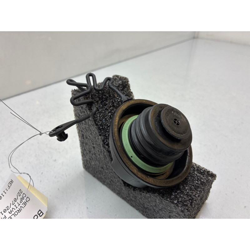 Bouchon de carburant CHEVROLET CAPTIVA Photo n°4