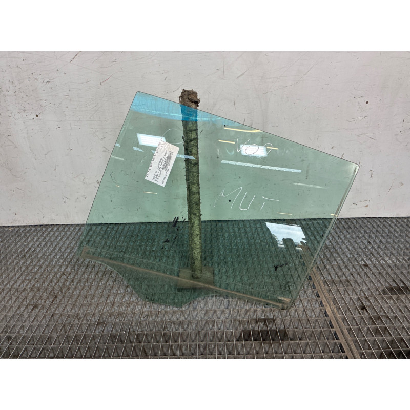 Vitre arriere gauche MERCEDES CLASSE C 204 Photo n°2