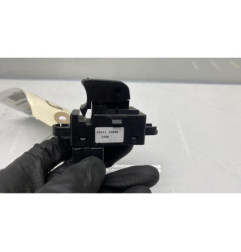 Interrupteur de leve vitre arriere gauche NISSAN QASHQAI 1
