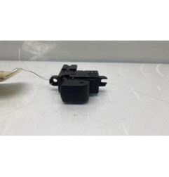 Interrupteur de leve vitre arriere gauche NISSAN QASHQAI 1