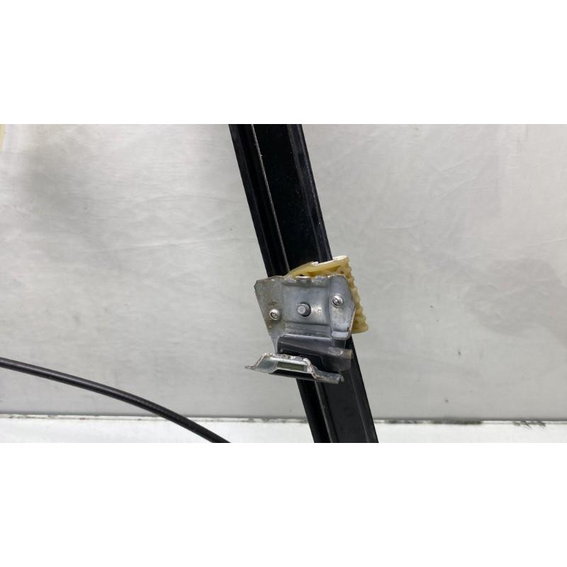 Leve vitre electrique avant droit VOLKSWAGEN POLO 5 Photo n°5