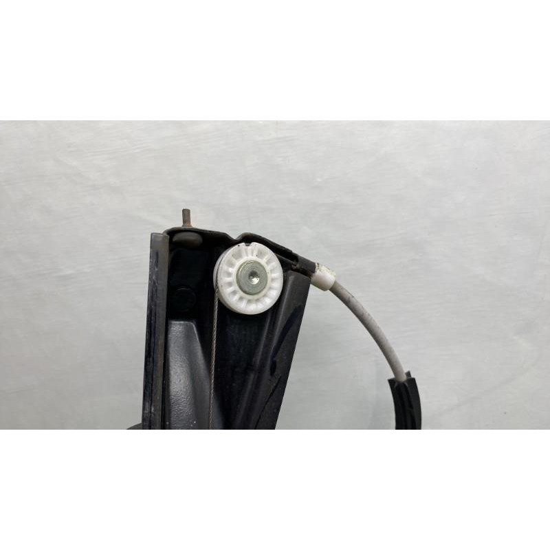 Leve vitre electrique avant droit VOLKSWAGEN POLO 5 Photo n°8
