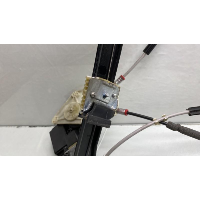Leve vitre electrique avant droit VOLKSWAGEN POLO 5 Photo n°9