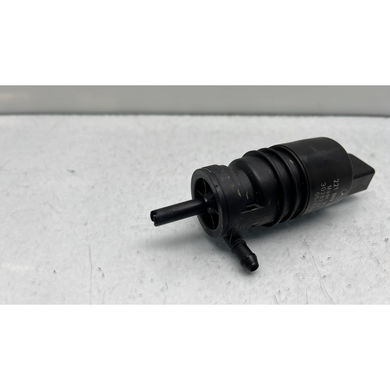 Pompe lave glace avant MERCEDES CLASSE C 204 Photo n°2