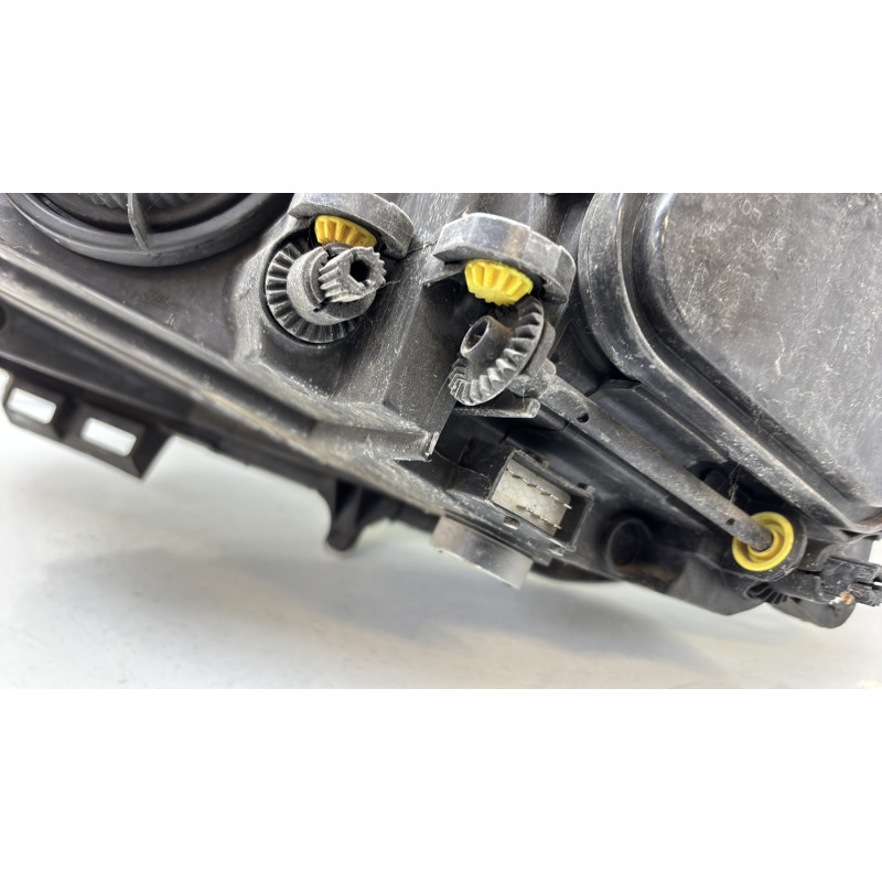 Optique avant principal droit (feux)(phare) OPEL CORSA D Photo n°7
