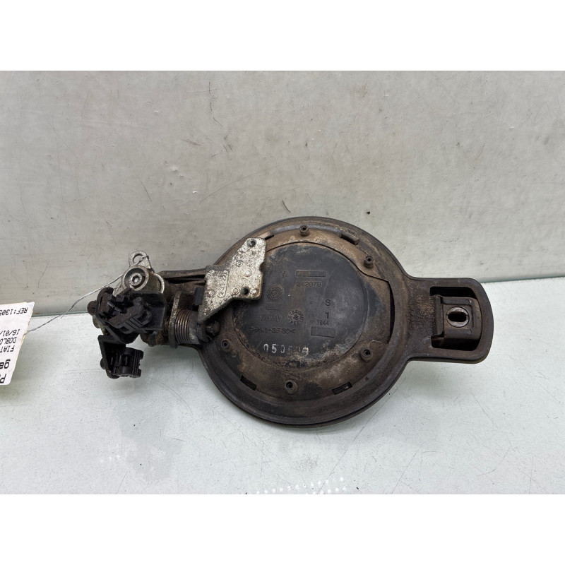 Poignee porte coffre gauche FIAT DOBLO 1 Photo n°2