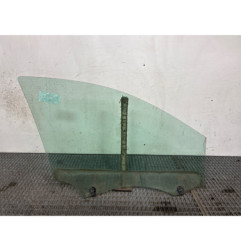 Vitre avant gauche RENAULT CLIO 3 Photo n°1