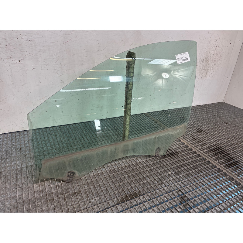 Vitre avant gauche RENAULT CLIO 3 Photo n°3