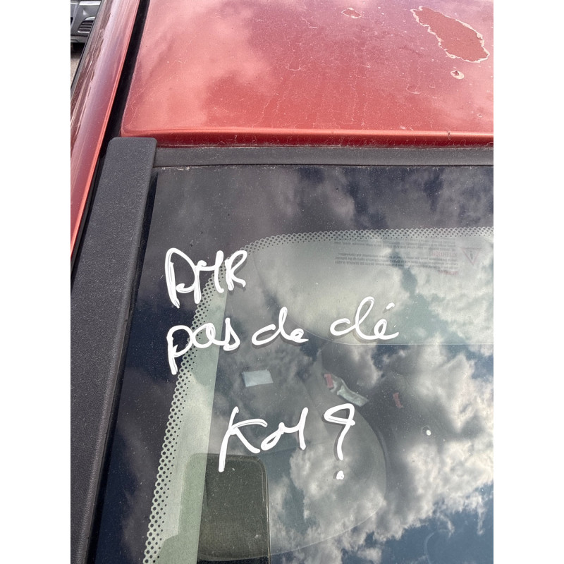 Vitre avant gauche RENAULT CLIO 3 Photo n°9