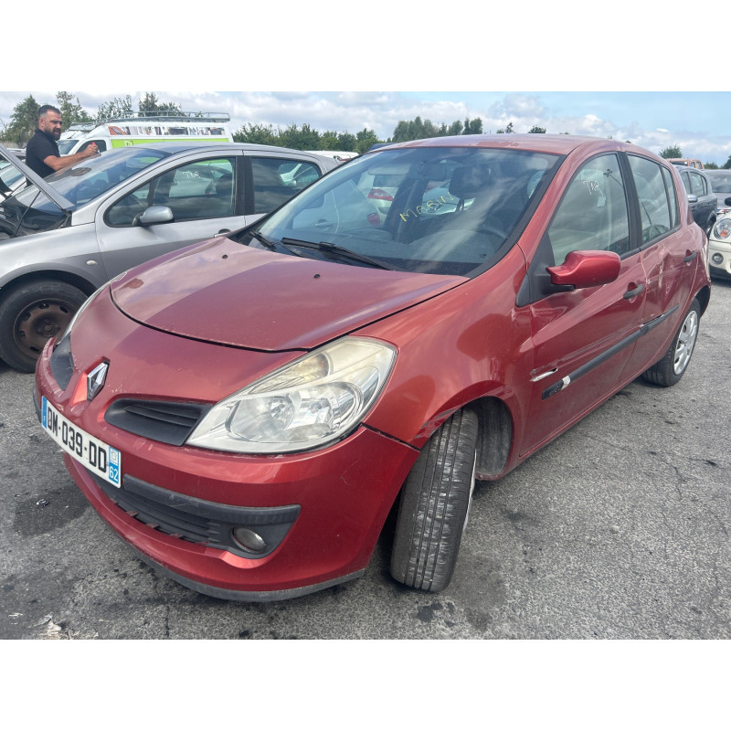Vitre avant gauche RENAULT CLIO 3 Photo n°10