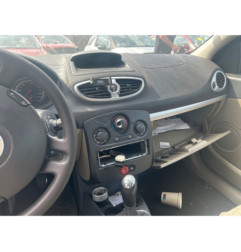 Vitre avant gauche RENAULT CLIO 3