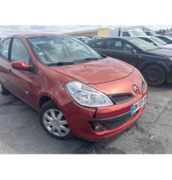 Vitre avant gauche RENAULT CLIO 3