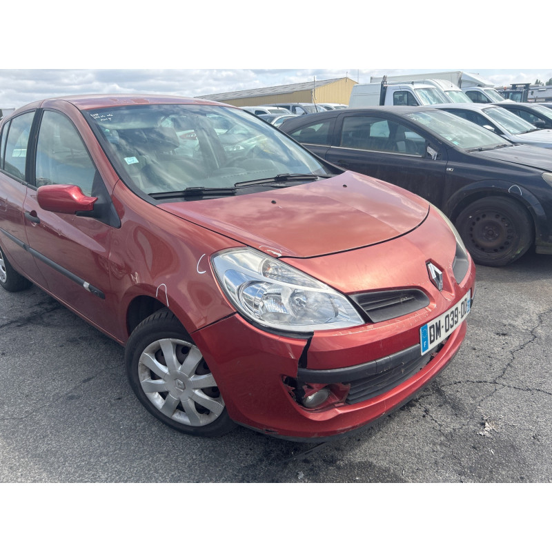 Vitre avant gauche RENAULT CLIO 3 Photo n°12