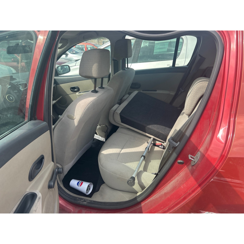 Vitre avant gauche RENAULT CLIO 3 Photo n°17