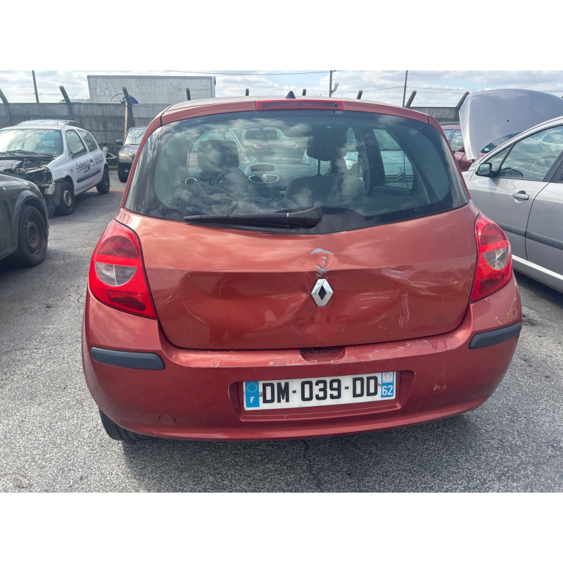 Vitre avant gauche RENAULT CLIO 3 Photo n°19