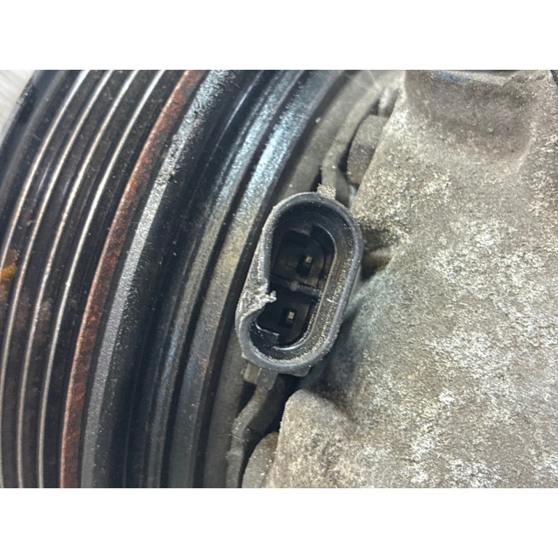 Compresseur clim RENAULT SCENIC 2 Photo n°4