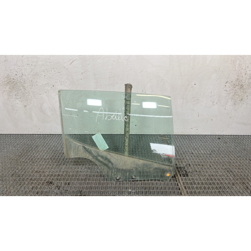 Vitre arriere droit RENAULT CLIO 4 Photo n°1