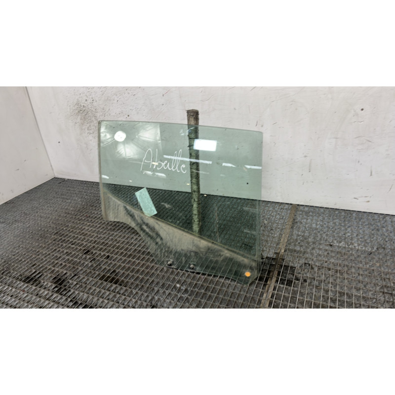 Vitre arriere droit RENAULT CLIO 4 Photo n°2
