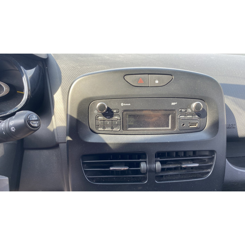 Vitre arriere droit RENAULT CLIO 4 Photo n°20