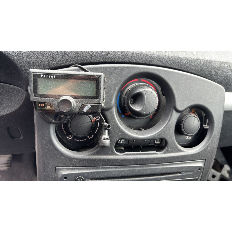 Porte avant gauche RENAULT CLIO 3 Photo n°19