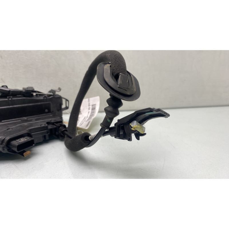 Serrure avant gauche RENAULT CLIO 5 Photo n°4
