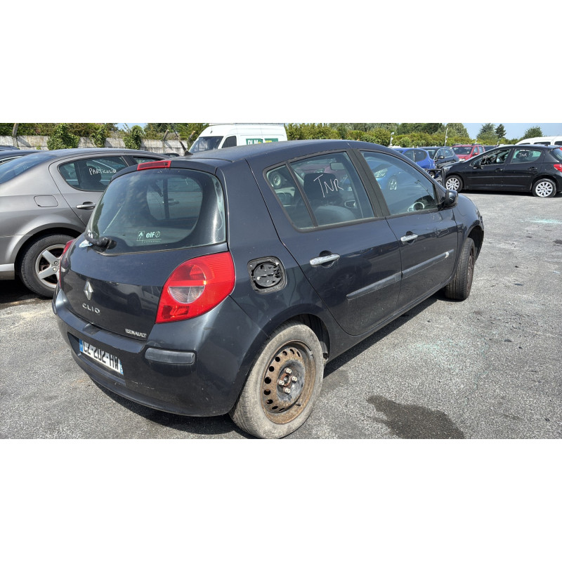 Feu arriere principal gauche (feux) RENAULT CLIO 3 Photo n°6