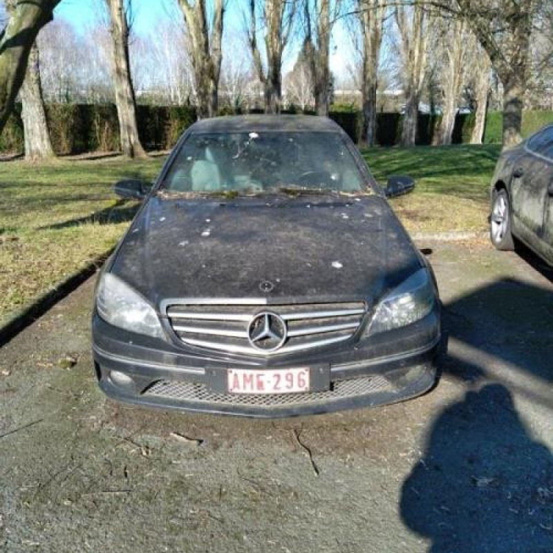 Pretensionneur de ceinture arriere gauche MERCEDES CLASSE CLC 203 Photo n°4