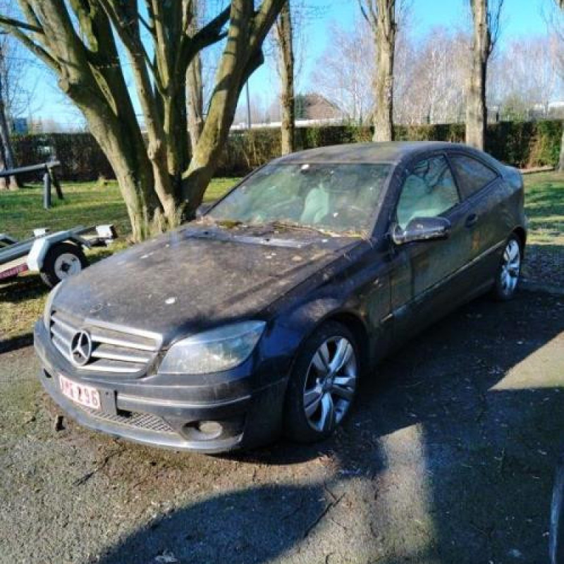 Pretensionneur de ceinture arriere gauche MERCEDES CLASSE CLC 203 Photo n°6