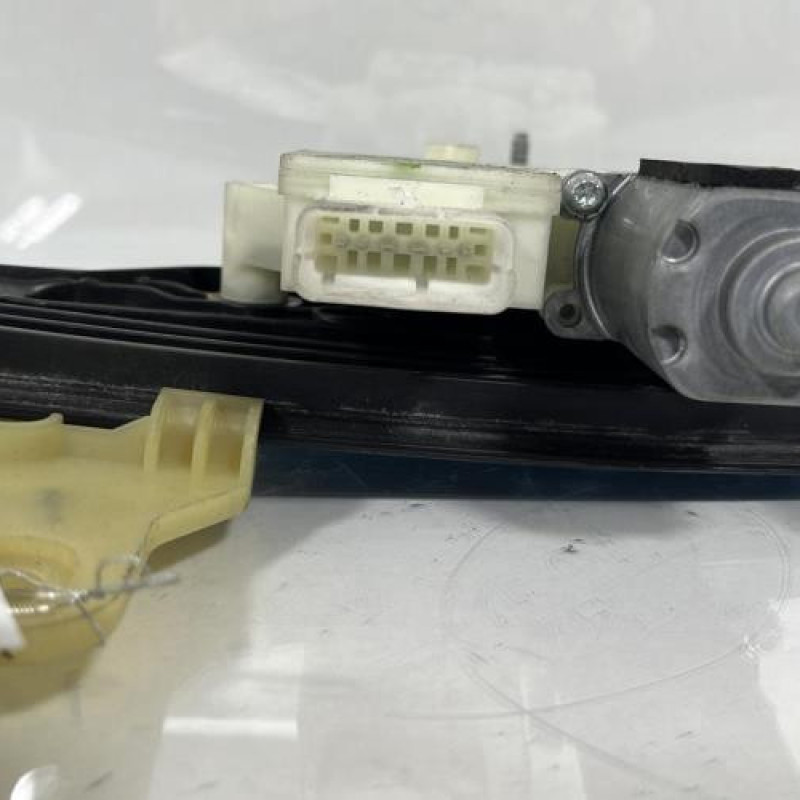 Leve vitre electrique avant droit RENAULT CLIO 5 Photo n°2
