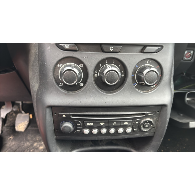 Custode avant gauche (porte) CITROEN C3 2 Photo n°12