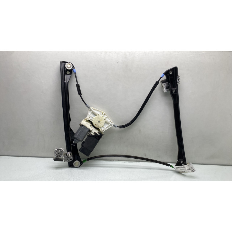 Leve vitre electrique avant droit VOLKSWAGEN GOLF 4 Photo n°1