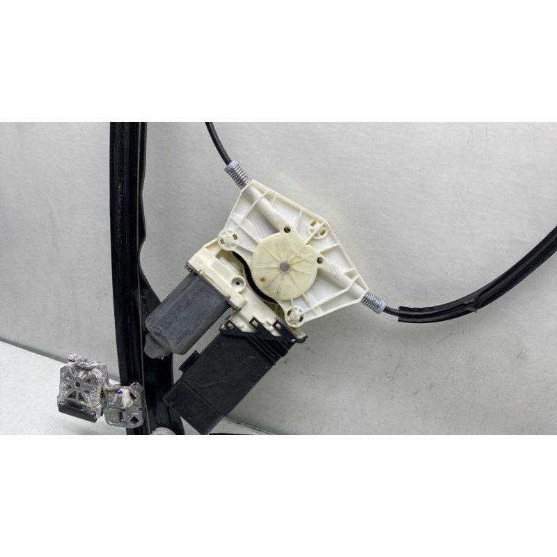 Leve vitre electrique avant droit VOLKSWAGEN GOLF 4 Photo n°4