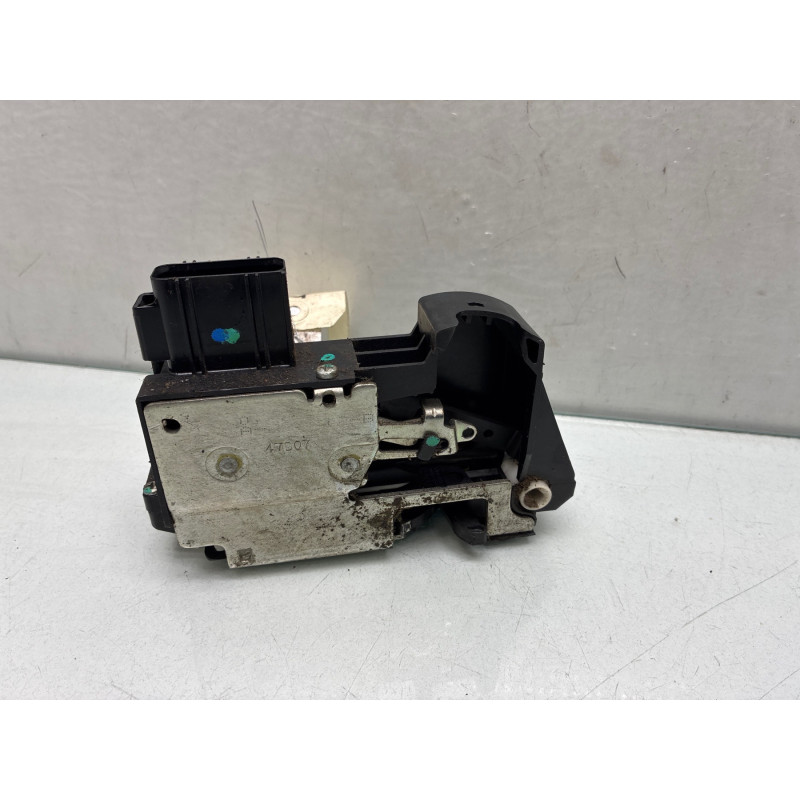 Serrure arriere droit FORD FIESTA 5 Photo n°3