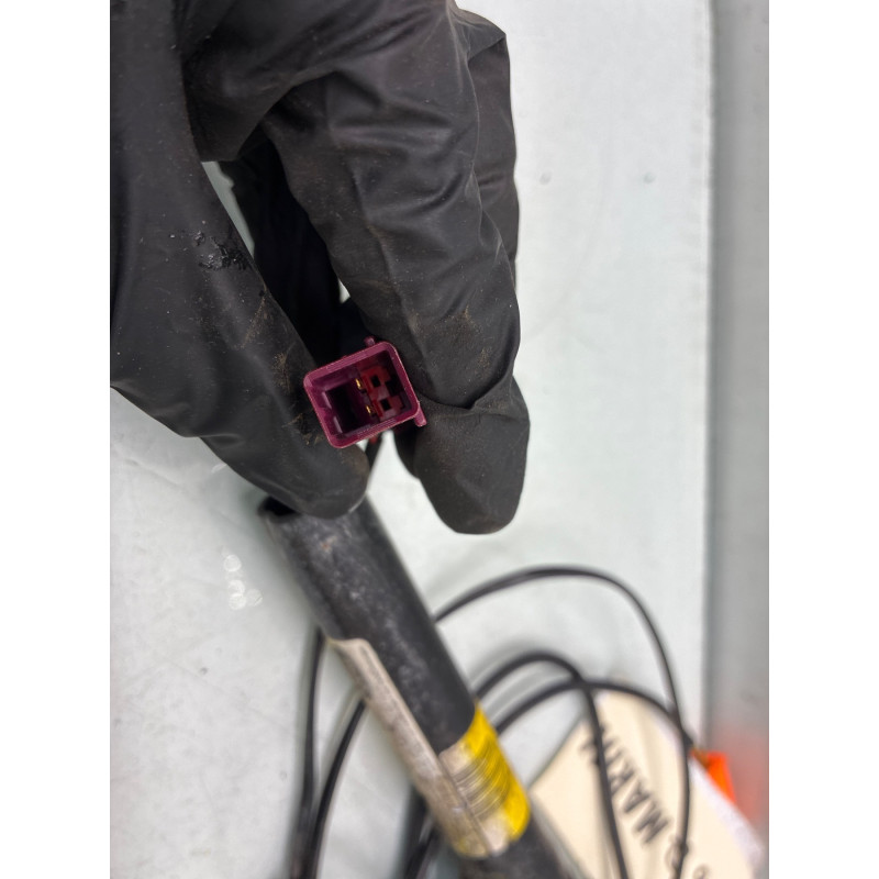 Attache ceinture avant gauche FORD FOCUS 2 Photo n°3