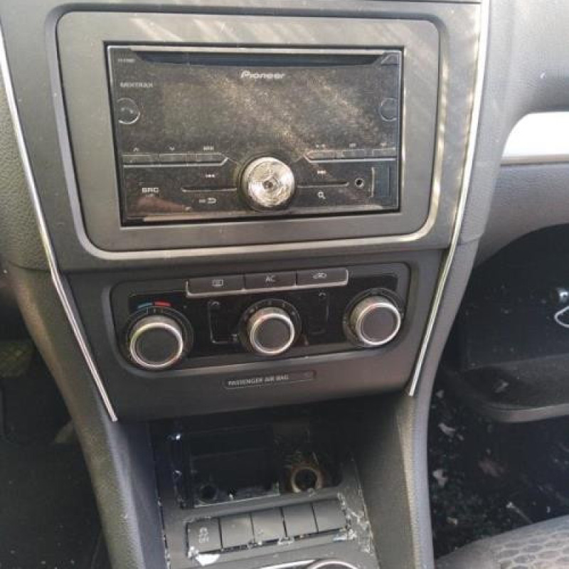 Commande chauffage VOLKSWAGEN GOLF 6 Photo n°12