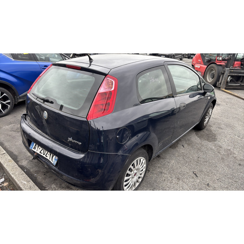 Feu arriere principal droit (feux) FIAT GRANDE PUNTO Photo n°6