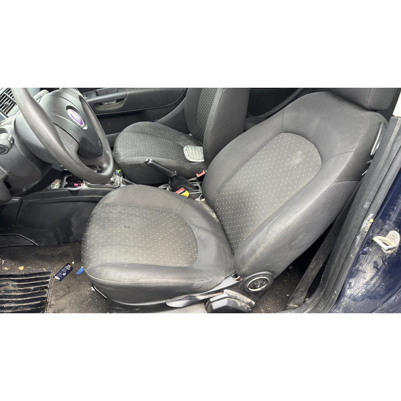 Feu arriere principal droit (feux) FIAT GRANDE PUNTO Photo n°14