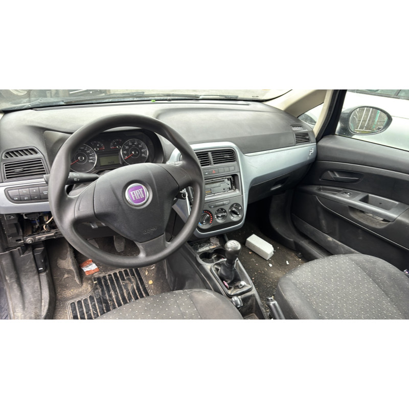 Feu arriere principal droit (feux) FIAT GRANDE PUNTO Photo n°16
