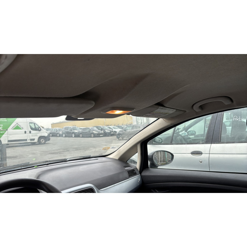 Feu arriere principal droit (feux) FIAT GRANDE PUNTO Photo n°17