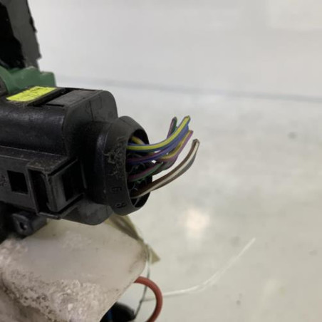 Serrure avant droit VOLKSWAGEN GOLF 4