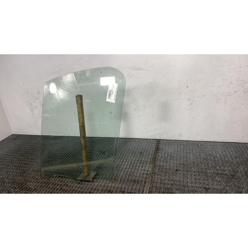 Vitre avant gauche RENAULT TRAFIC 3 COURT Photo n°1