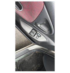 Commande de phare TOYOTA YARIS 1