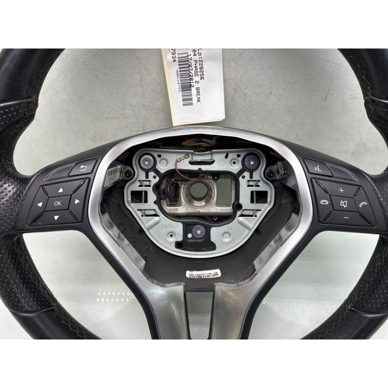 Volant MERCEDES CLASSE C 204 Photo n°1