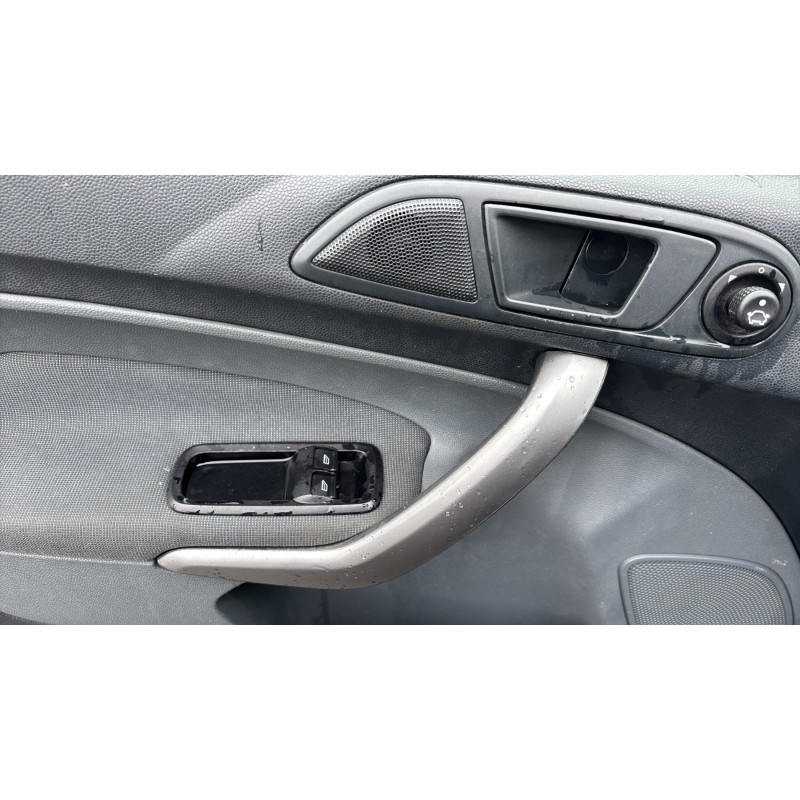 Poignee porte avant droit FORD FIESTA 6 Photo n°14