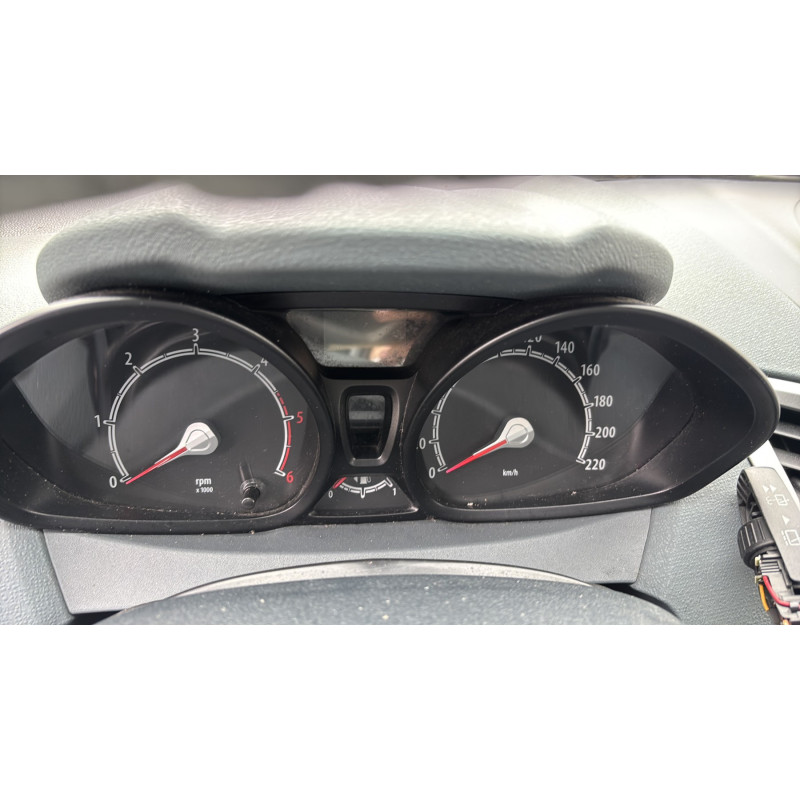 Poignee porte avant droit FORD FIESTA 6 Photo n°20