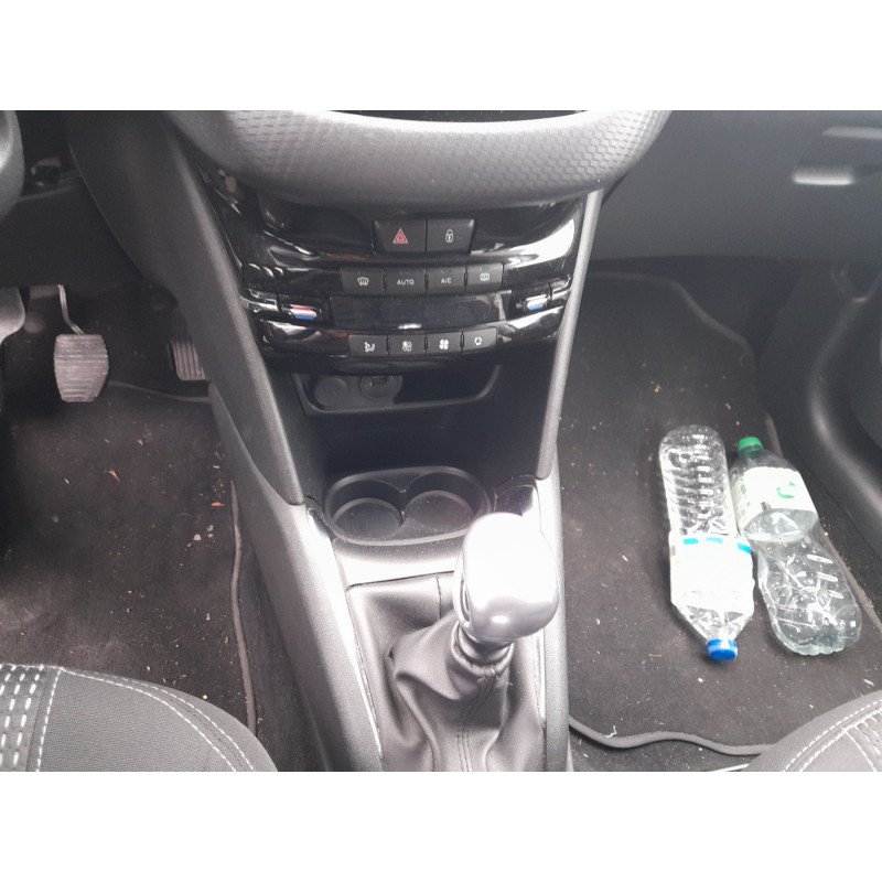Ecran GPS PEUGEOT 208 1 Photo n°12