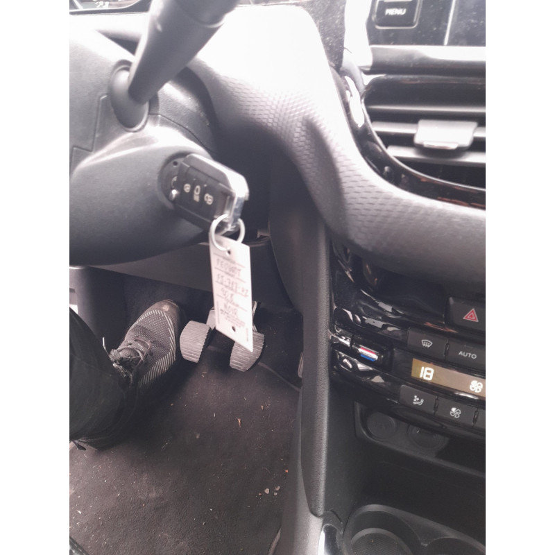 Ecran GPS PEUGEOT 208 1 Photo n°15