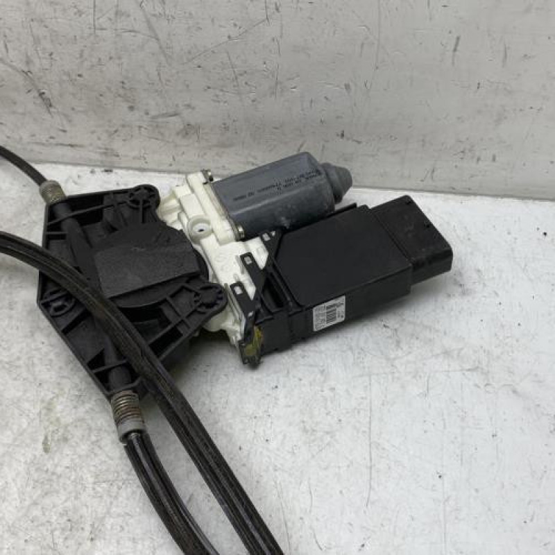 Leve vitre electrique avant droit VOLKSWAGEN NEW BEETLE 1 Photo n°2